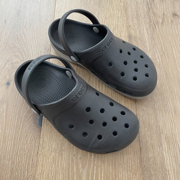 Crocs Shoes Unisex Women 8 Men 6 Classic Clog Dark Chocolate Brown Tan - Picture 2 of 11